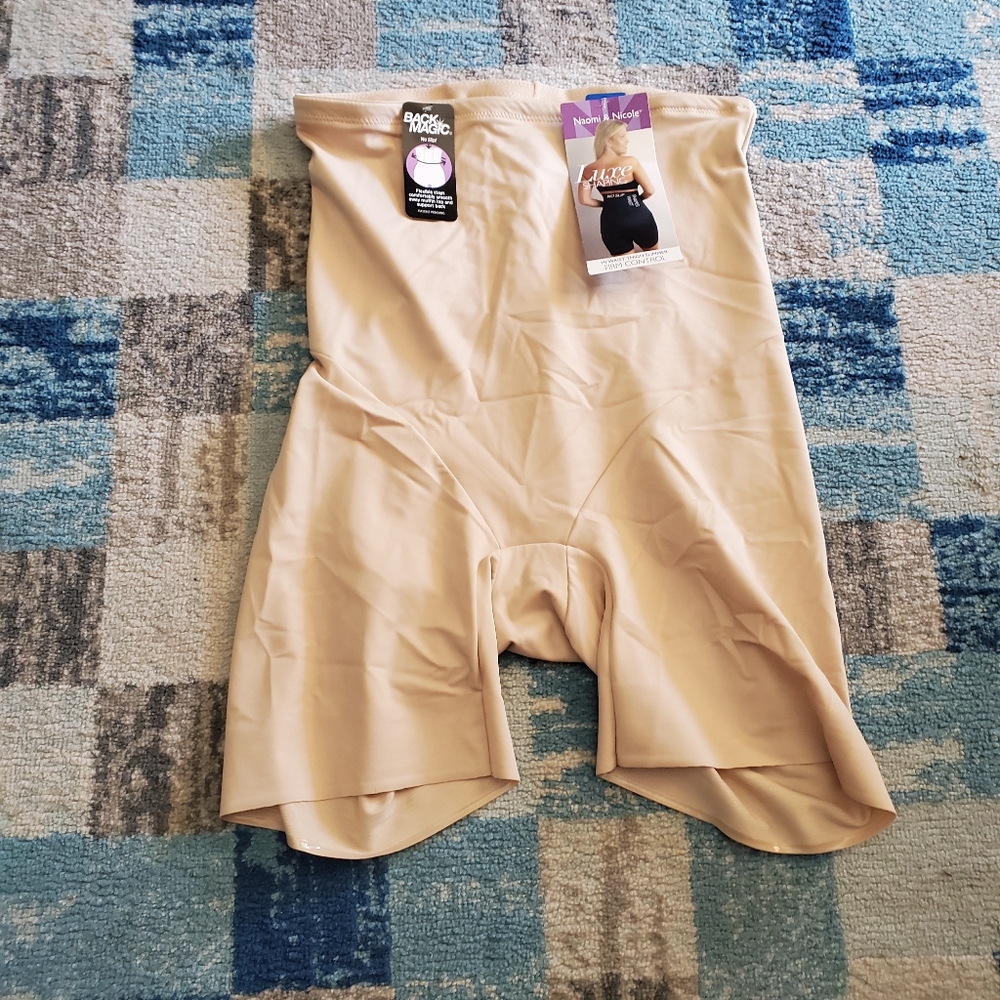 NWT shape shorts
